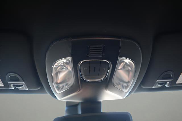 New 2026 Jeep Compass Latitude image 14