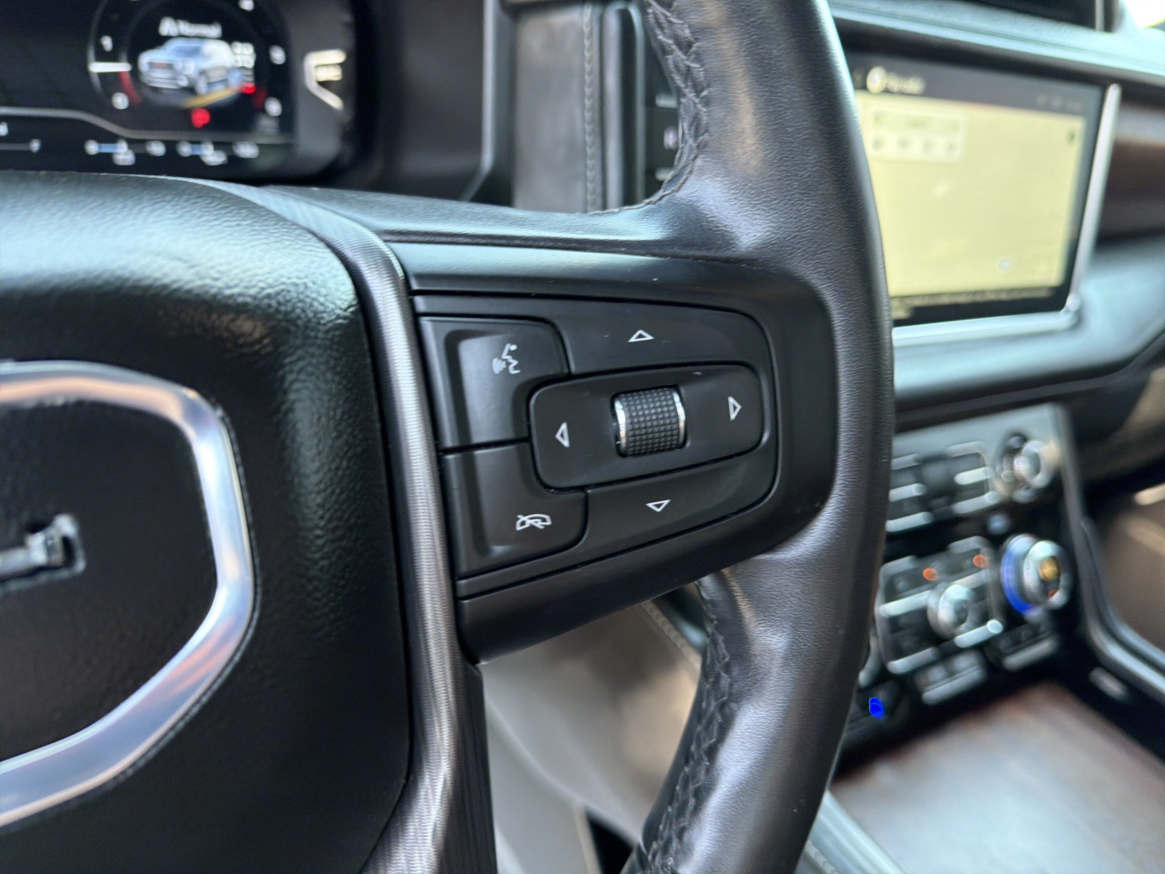 Used 2024 GMC Yukon Denali Ultimate AWD/4WD image 21