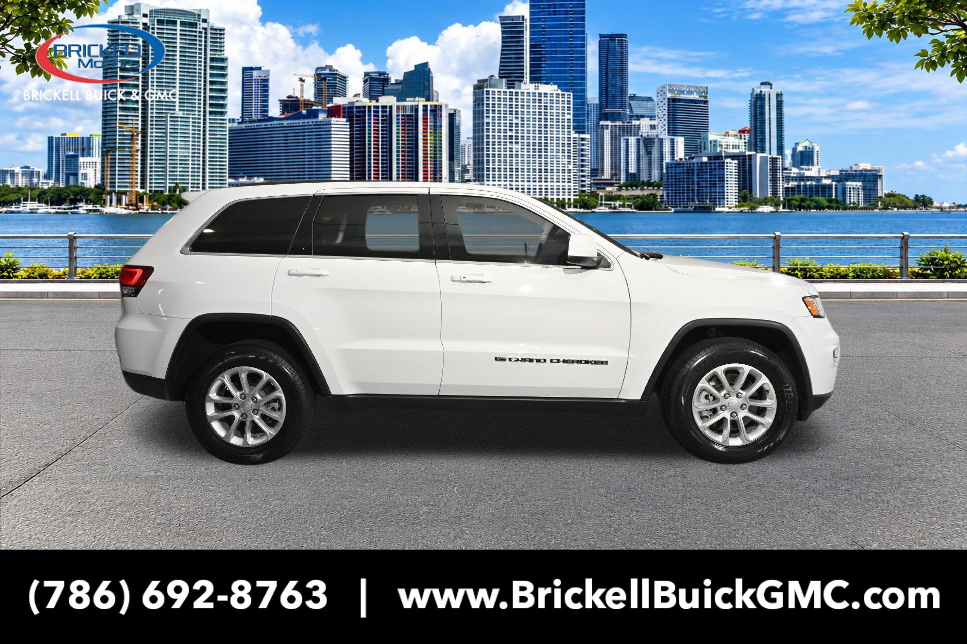 Used 2022 Jeep Grand Cherokee Laredo X AWD/4WD image 2