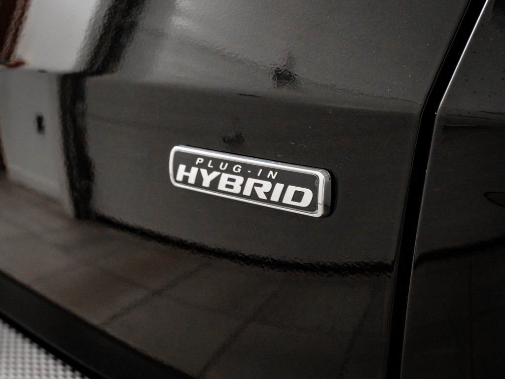 Used 2024 Ford Escape SE w/ Class II Trailer Tow Package FWD image 17