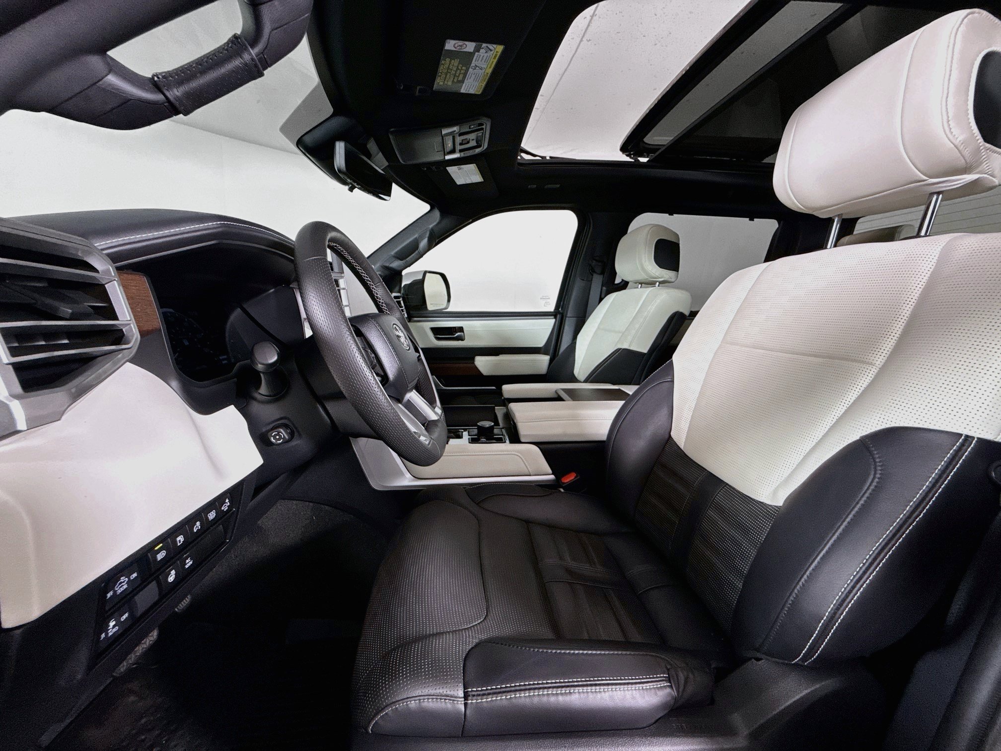 Used 2023 Toyota Tundra Capstone AWD/4WD image 11