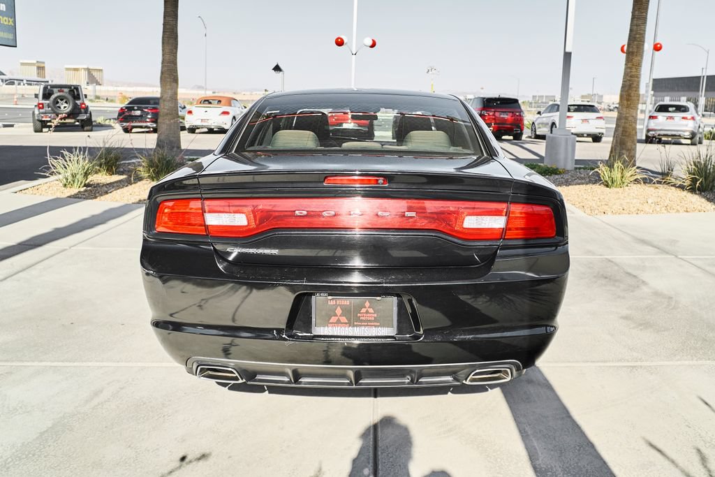 Used 2013 Dodge Charger SE RWD image 8