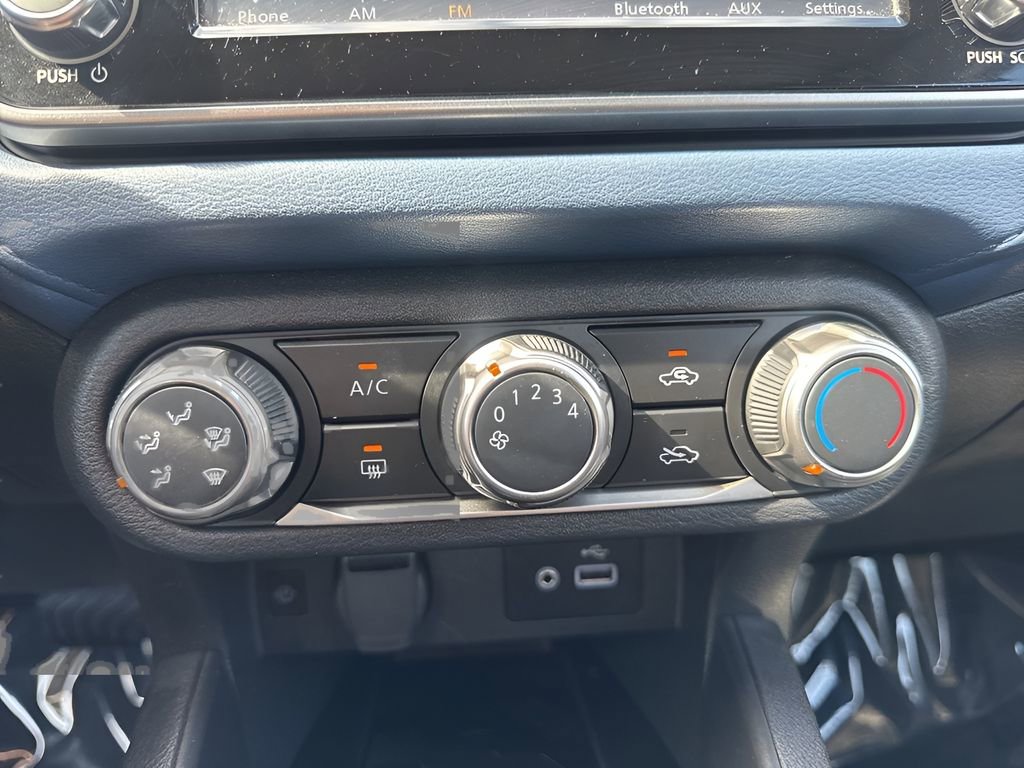 Used 2025 Nissan Versa SV image 17