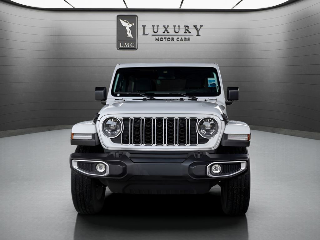 Used 2025 Jeep Wrangler Unlimited Sahara AWD/4WD image 3