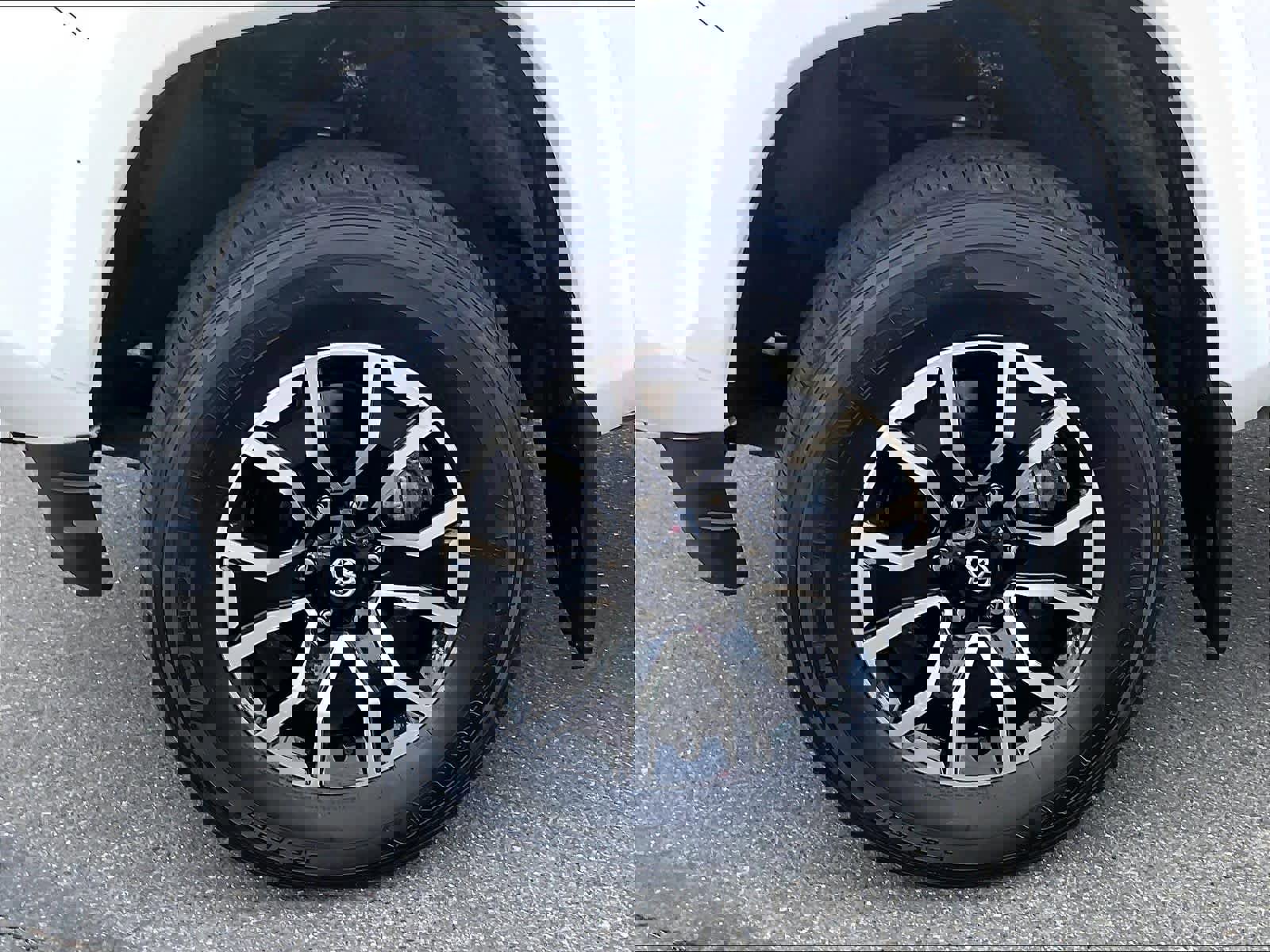 Used 2023 Toyota Tacoma TRD Sport w/ Black Out Package (TMS) image 11