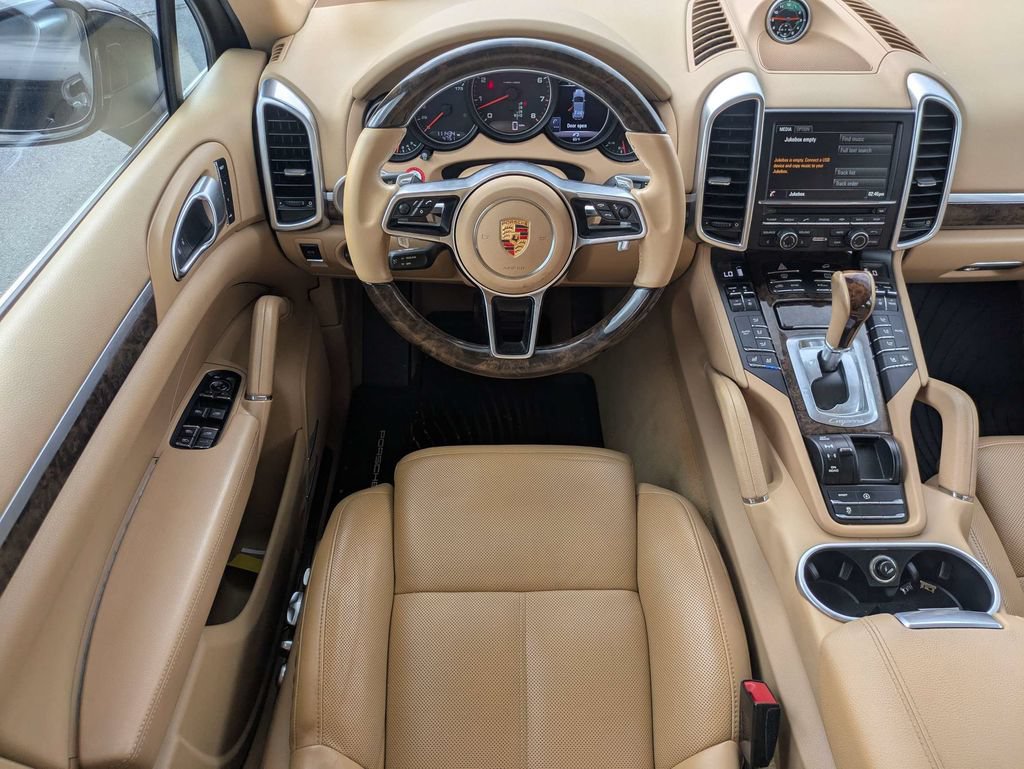 Used 2016 Porsche Cayenne AWD/4WD image 18