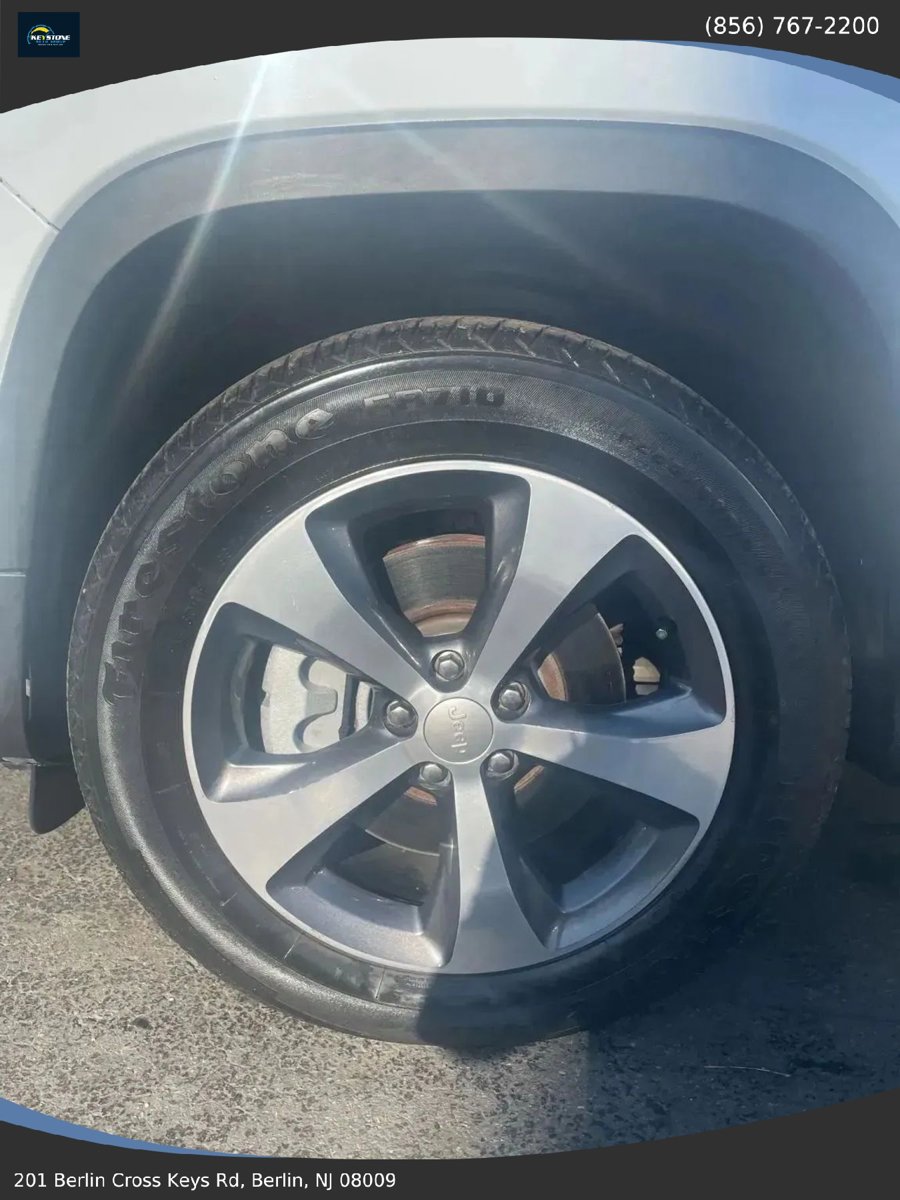 Used 2019 Jeep Cherokee Limited w/ Trailer Tow Group AWD/4WD image 6