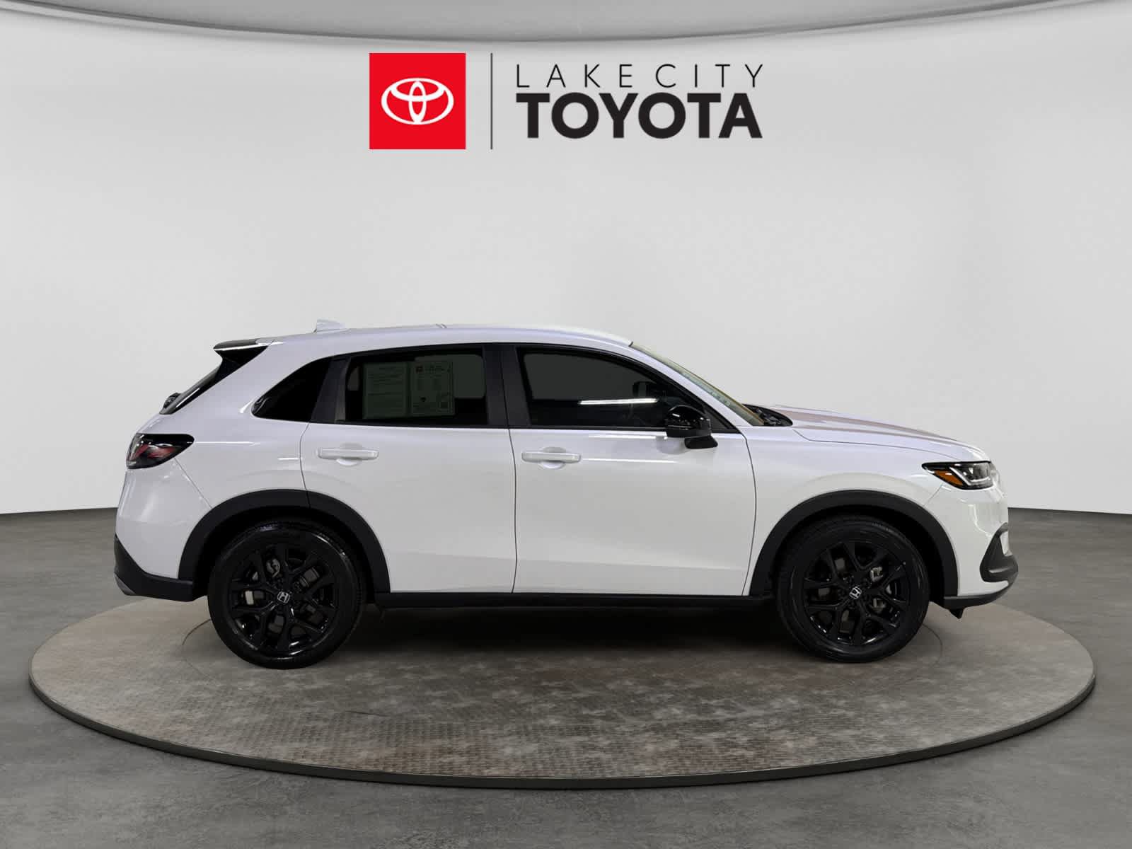 Used 2024 Honda HR-V Sport image 11