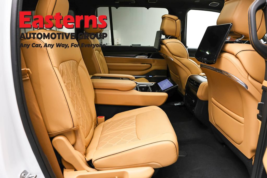 Used 2025 Jeep Grand Wagoneer Series III w/ Rear Seat Video Group 1 AWD/4WD image 26