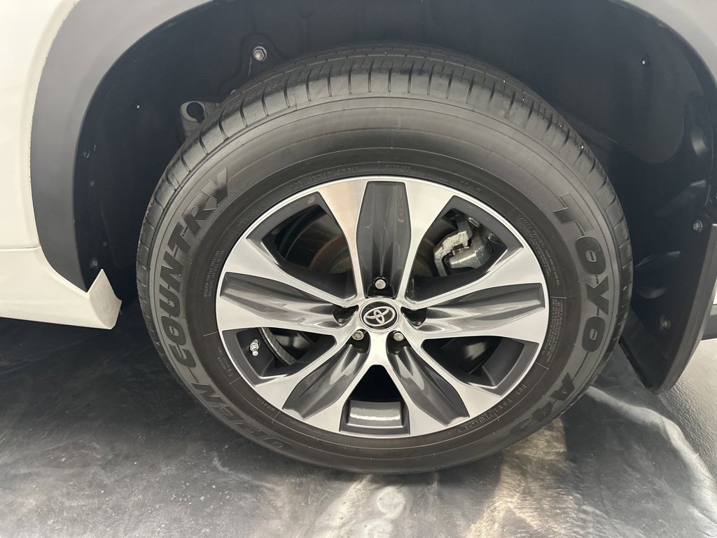 Used 2023 Toyota Highlander XLE image 34