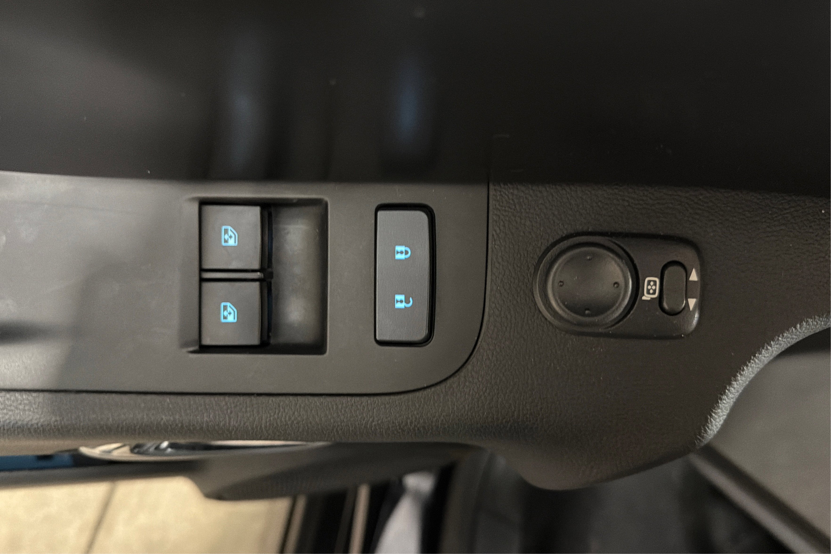 Used 2015 Chevrolet Camaro LT RWD image 16