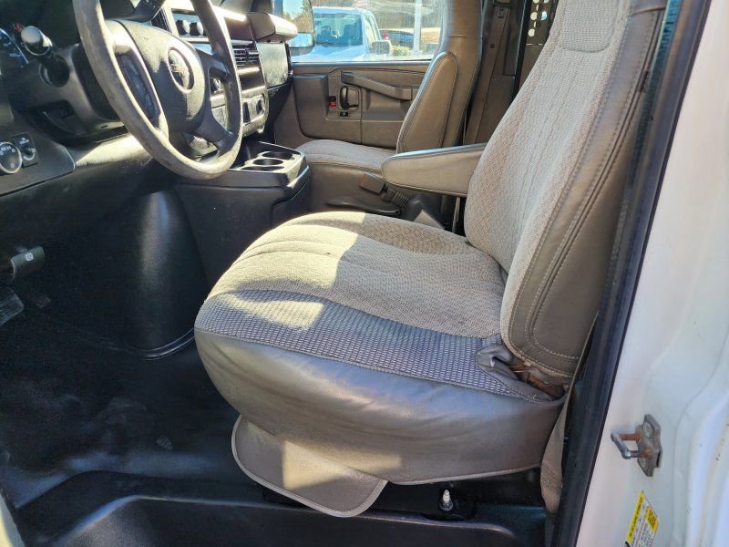 Used 2017 GMC Savana 2500 image 5