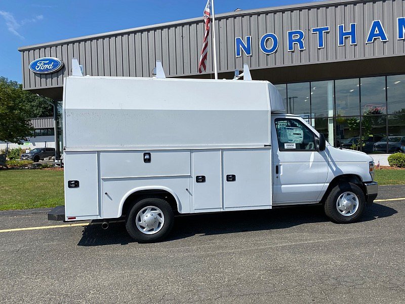 New 2026 Ford E-350 and Econoline 350 Super Duty w/ Power Equipment Group RWD image 5