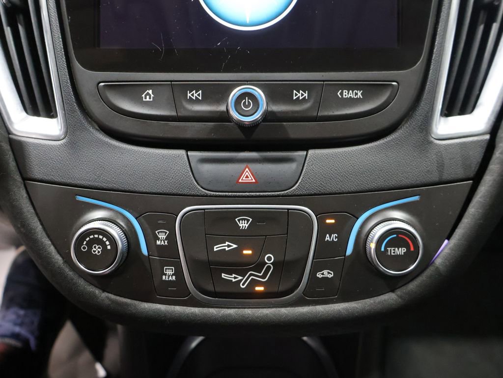 Used 2018 Chevrolet Malibu LT FWD image 31