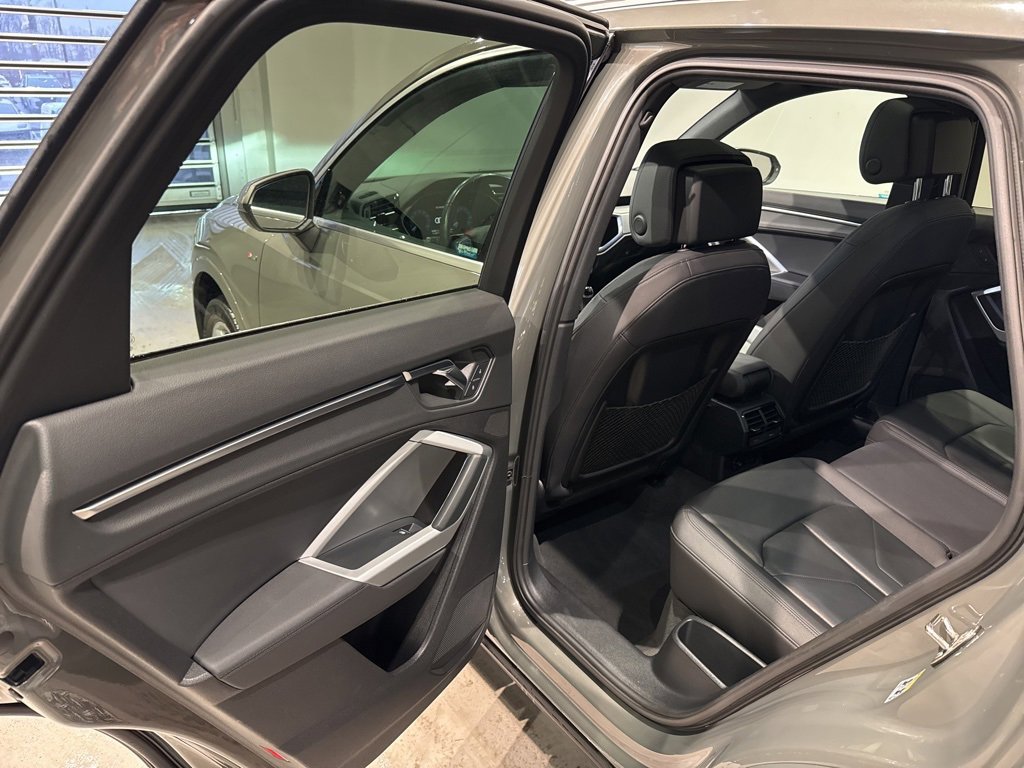 Used 2020 Audi Q3 2.0T Premium w/ Convenience Package image 29