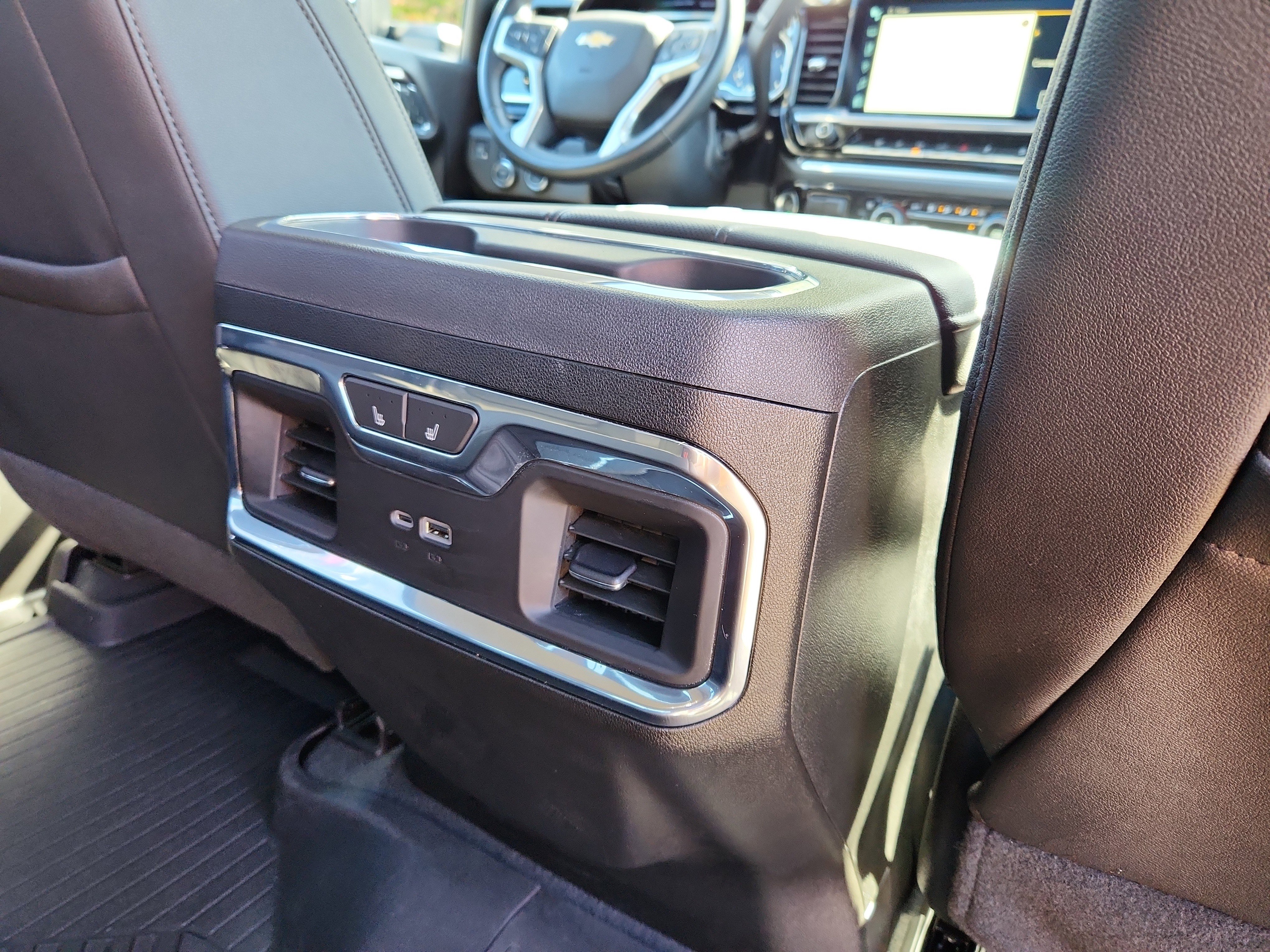 Used 2024 Chevrolet Silverado 2500 LTZ w/ LTZ Convenience Package image 33