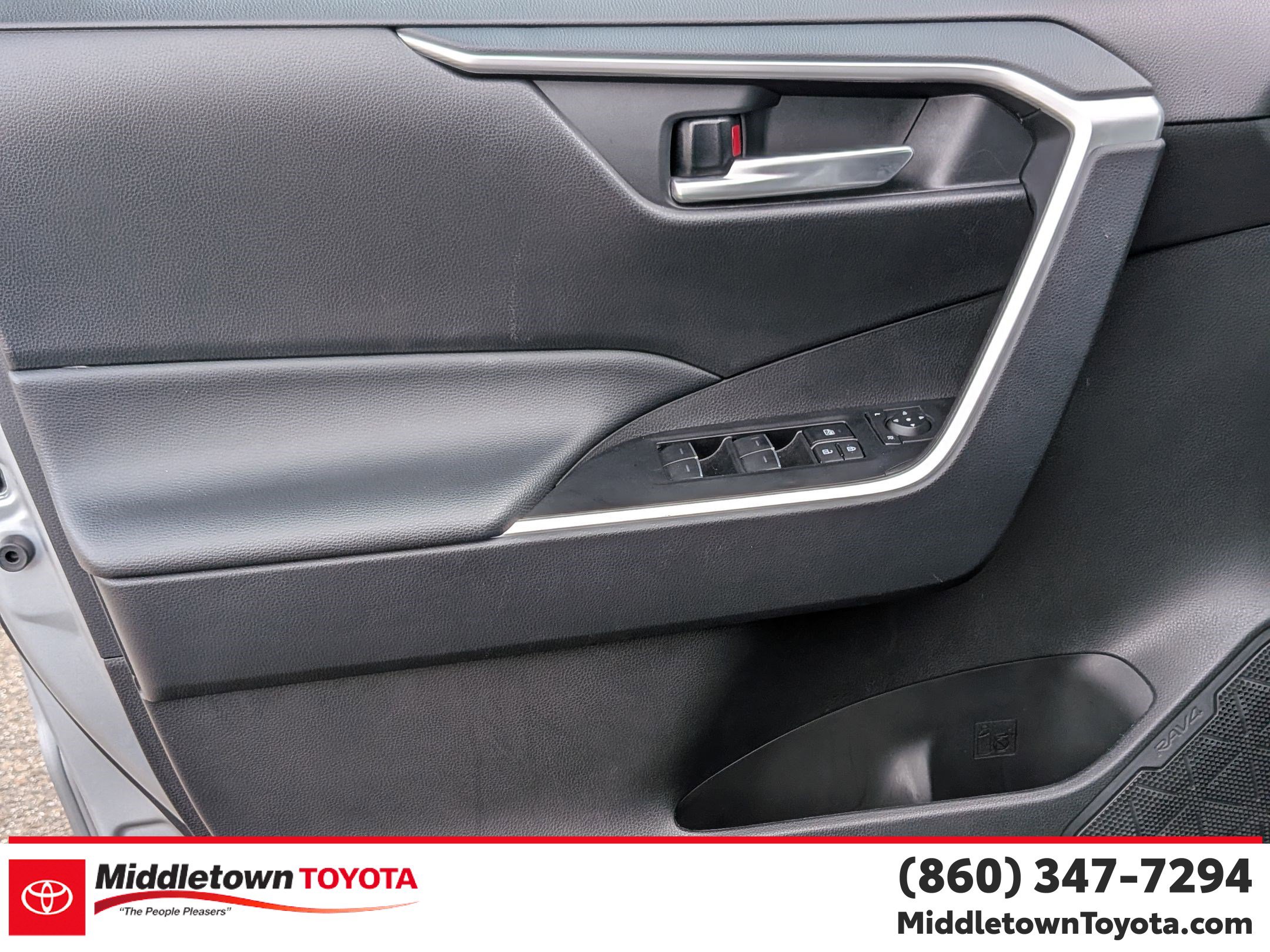 Certified 2025 Toyota RAV4 XLE AWD/4WD image 10