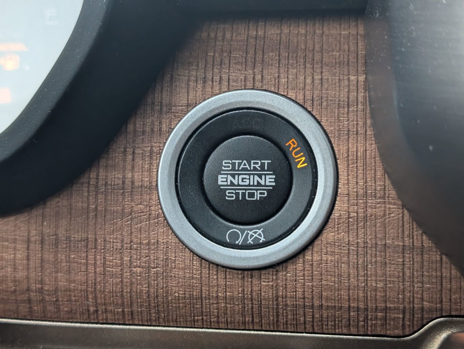 Used 2024 RAM 3500 Limited image 10