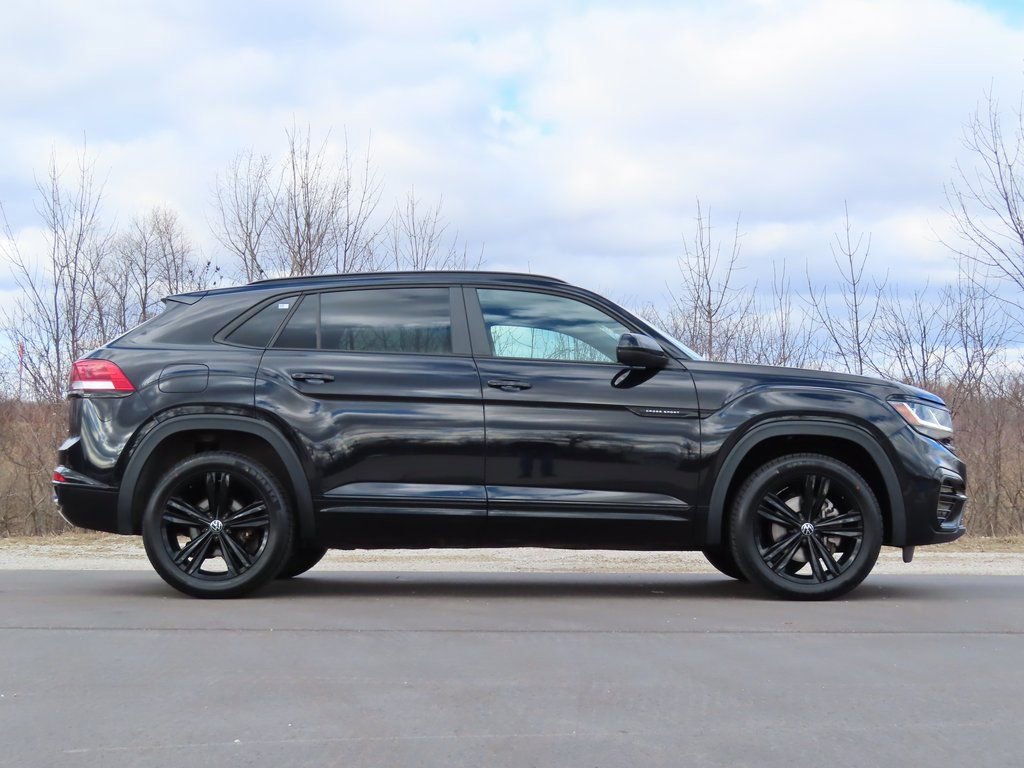 Used 2023 Volkswagen Atlas Cross Sport SEL R-Line image 2