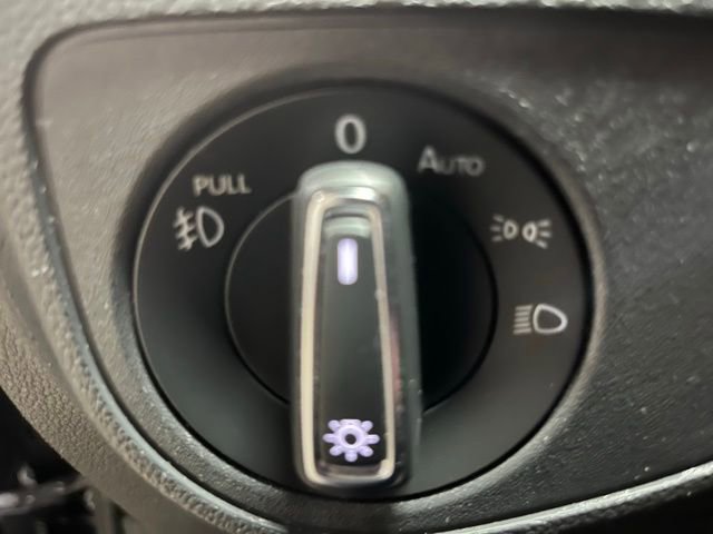 Used 2018 Volkswagen Atlas SE image 15