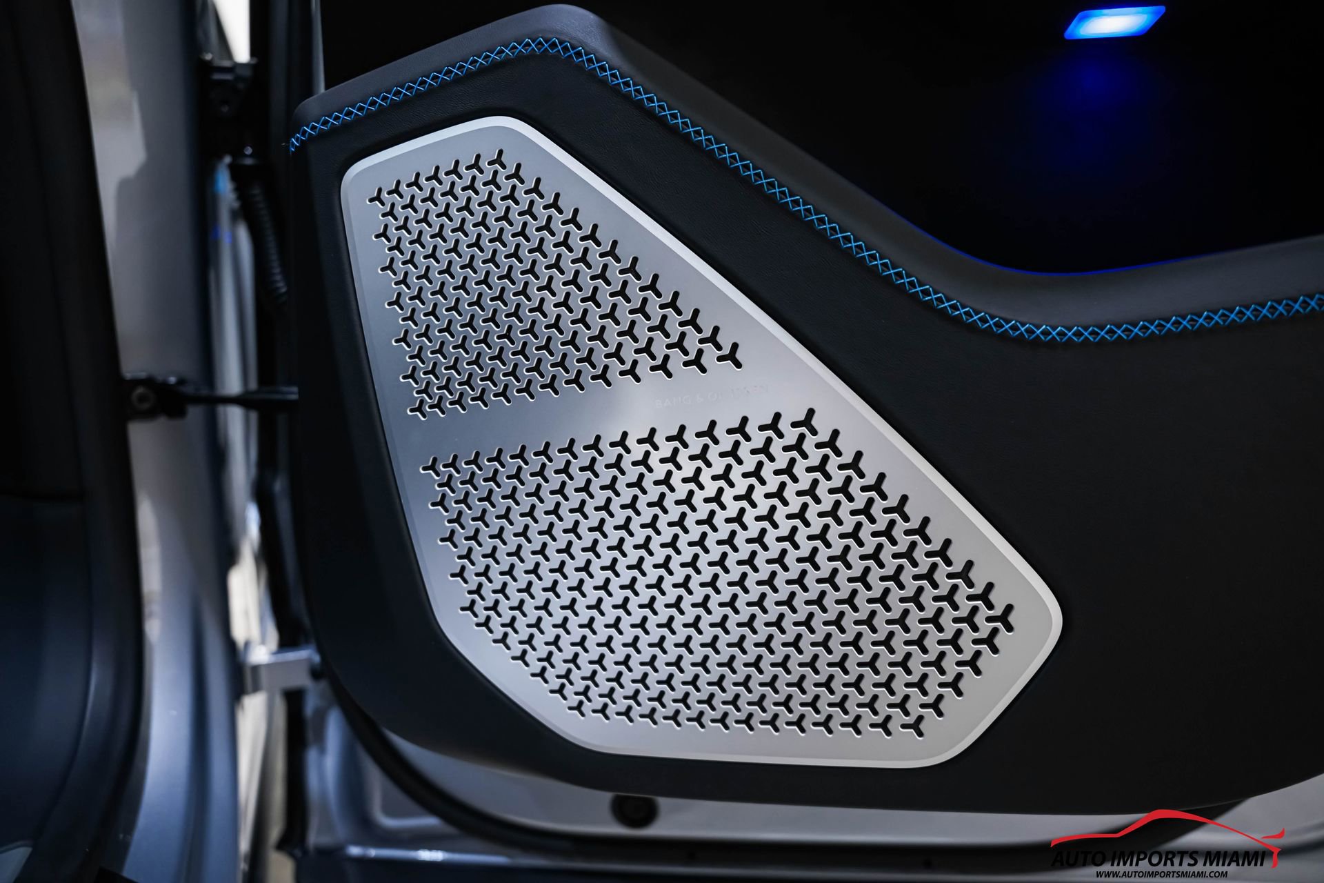 Used 2025 Lamborghini Urus SE image 61