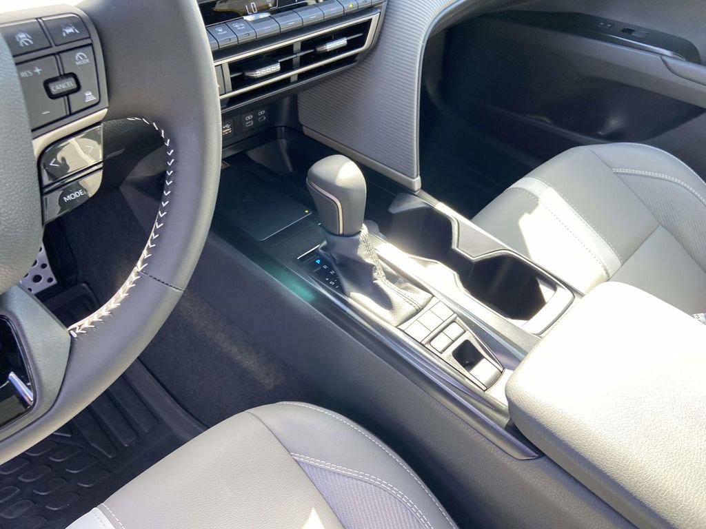 New 2026 Toyota Camry Hybrid FWD image 22
