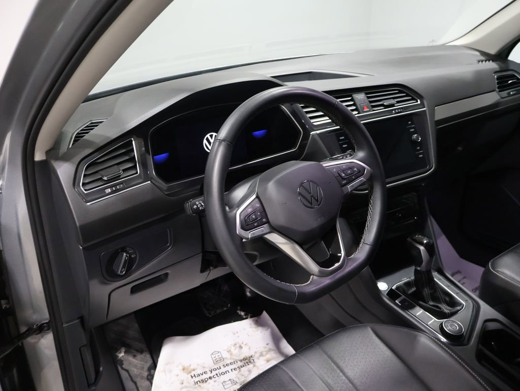 Used 2022 Volkswagen Tiguan SE image 17
