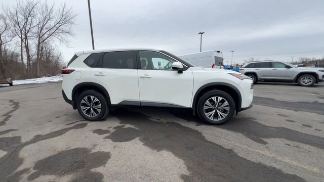 Used 2023 Nissan Rogue SV image 9