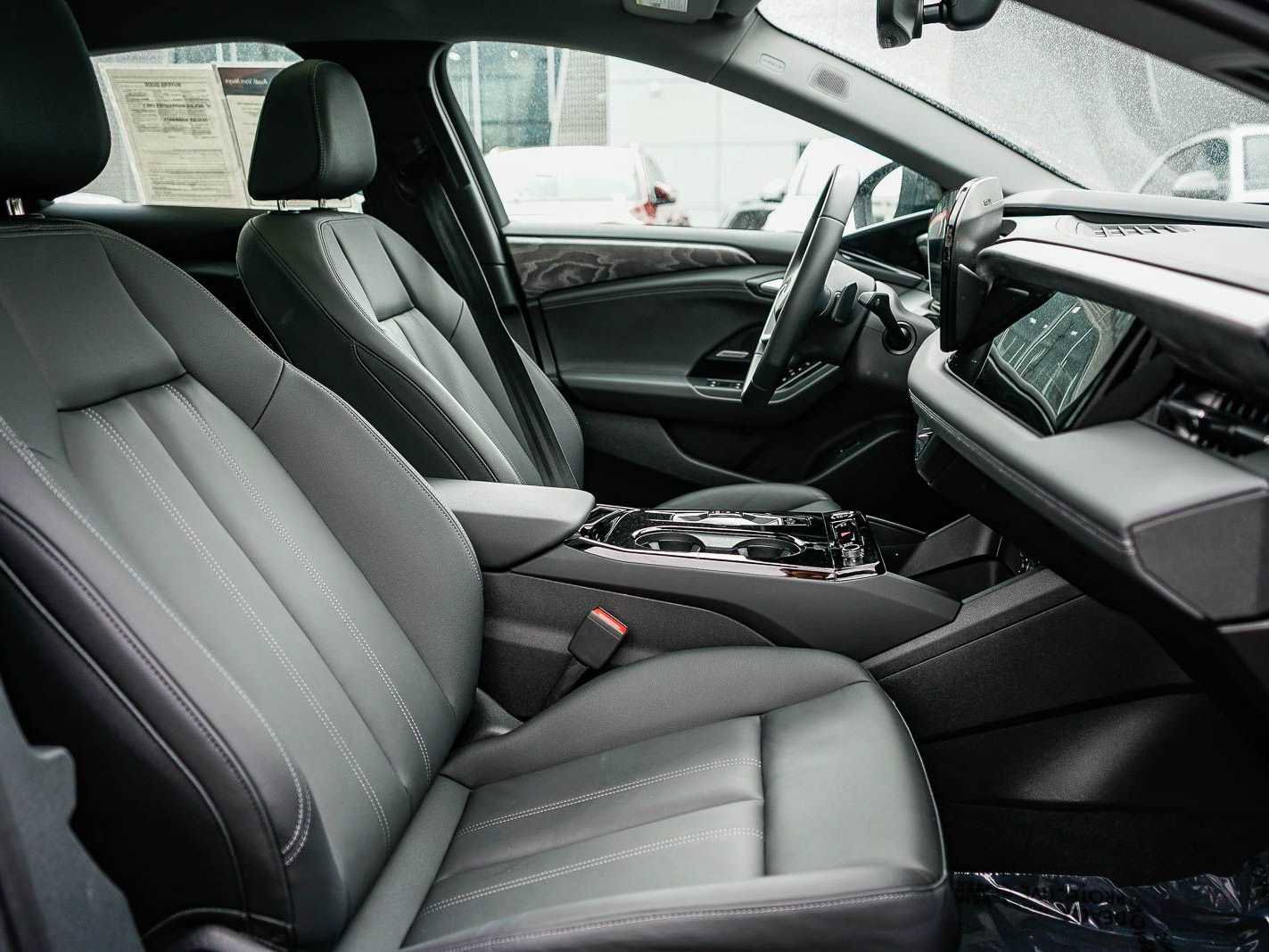 Used 2025 Audi A6 e-tron Premium Plus w/ Premium Plus image 16
