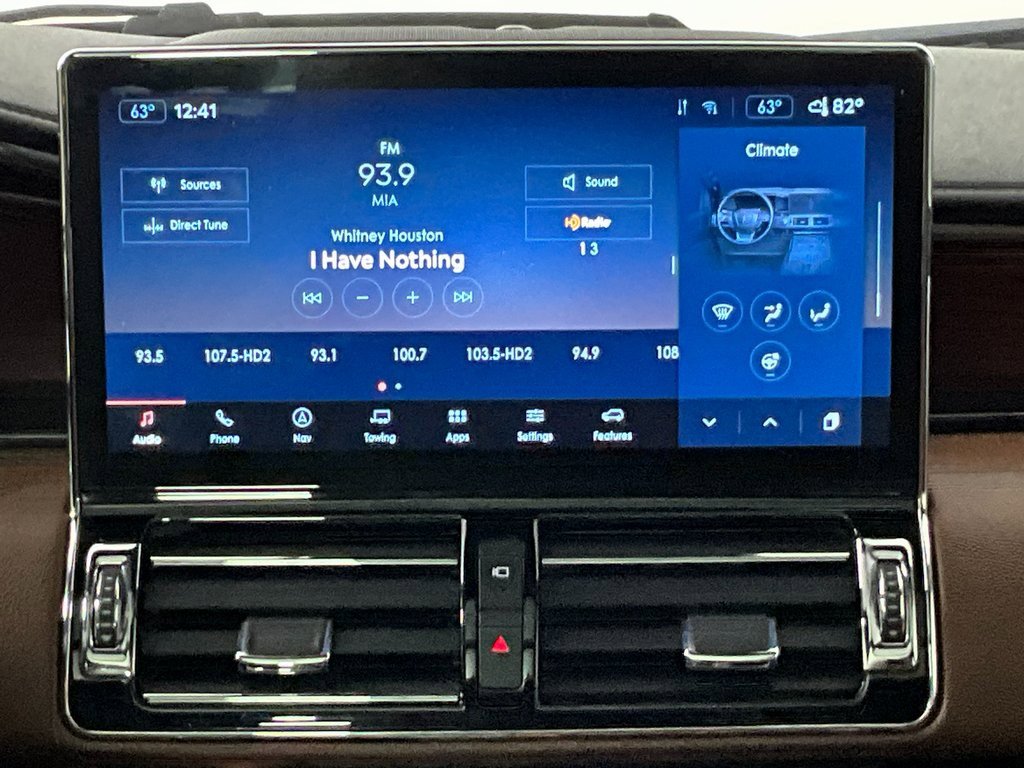 Used 2022 Lincoln Navigator Reserve image 11