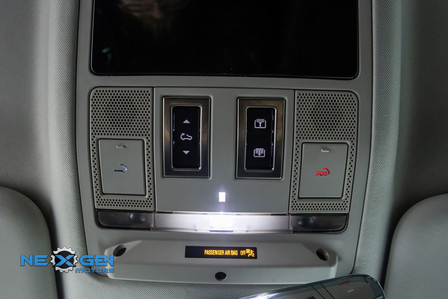 Used 2023 Land Rover Defender 110 S image 21