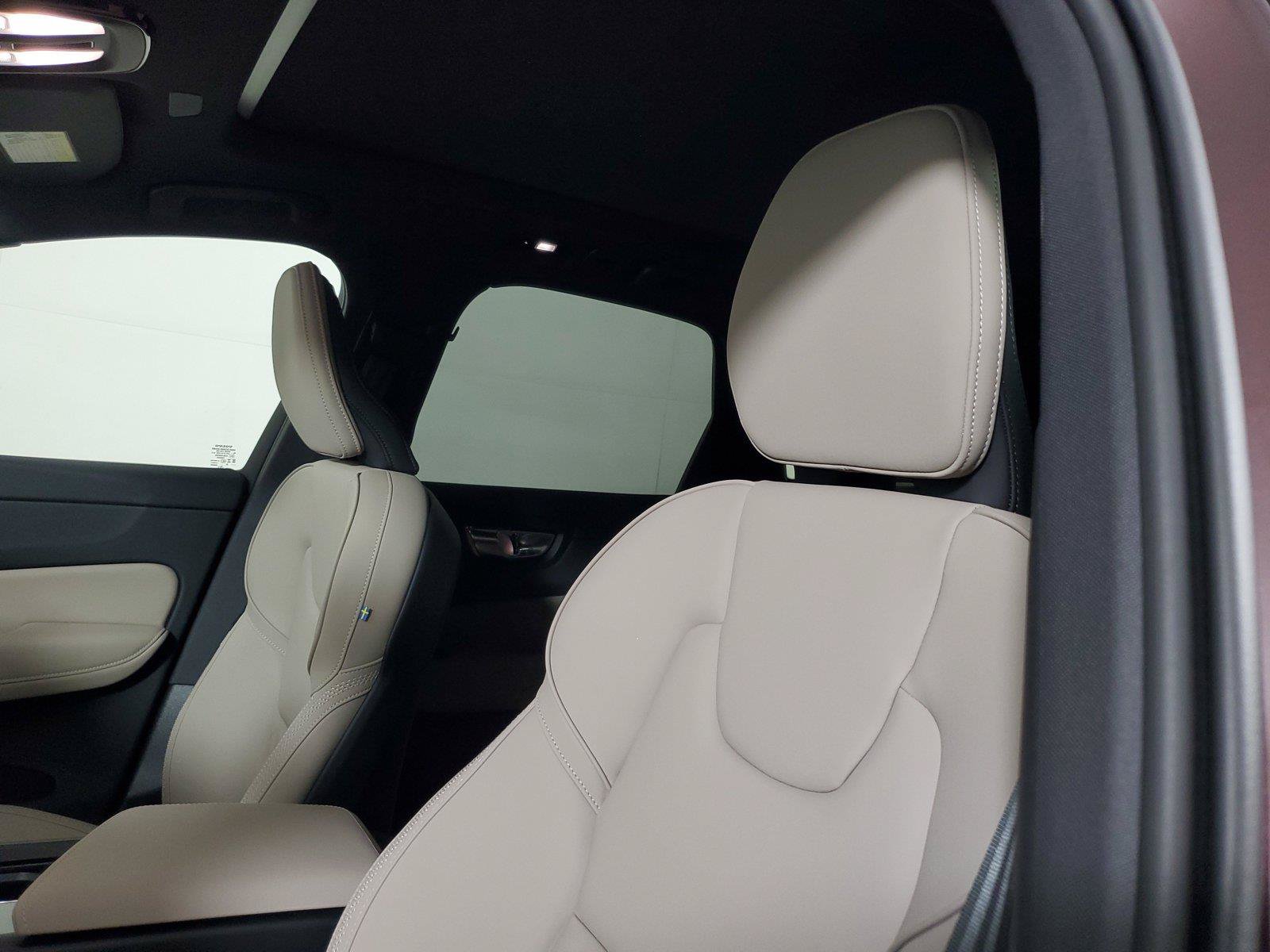 New 2026 Volvo XC60 T8 Plus w/ Protection Package Premier AWD/4WD image 23