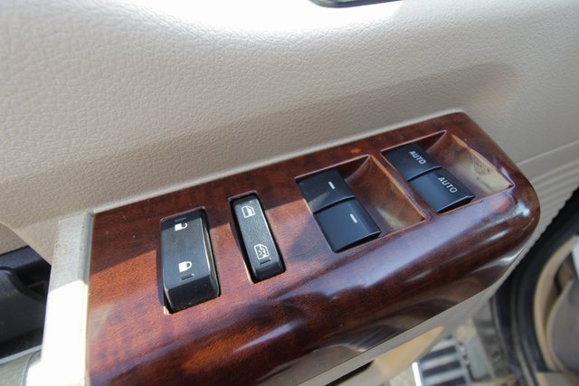 Used 2013 Ford F350 King Ranch w/ King Ranch w/Chrome Pkg image 17