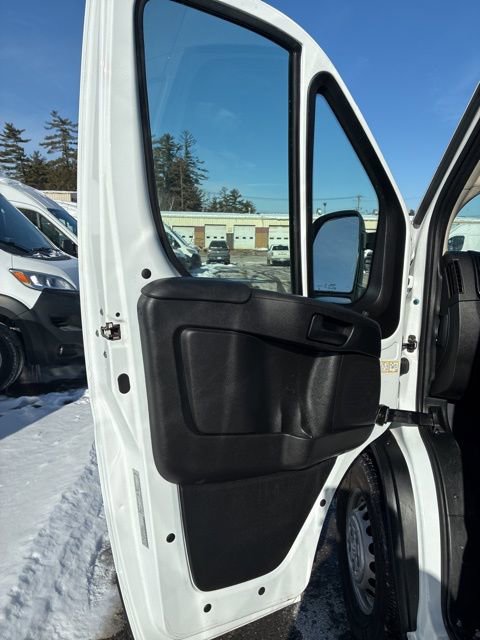 Used 2025 RAM ProMaster 2500 w/ Convenience Group image 16