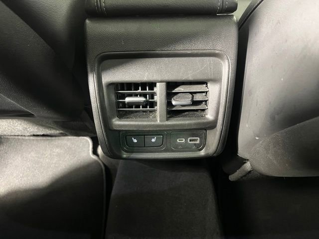 Used 2023 Cadillac XT4 Luxury w/ Cold Weather Package AWD/4WD image 40