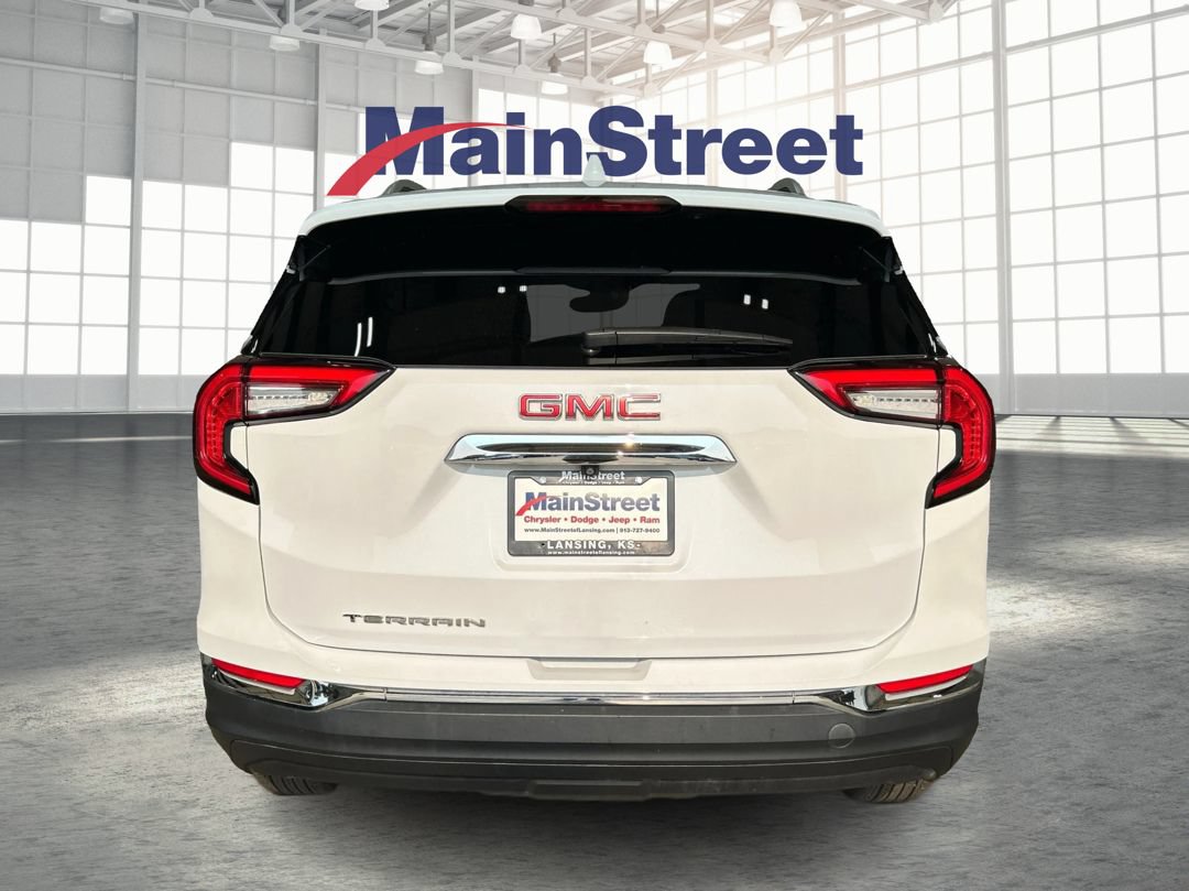 Used 2024 GMC Terrain SLT FWD image 4