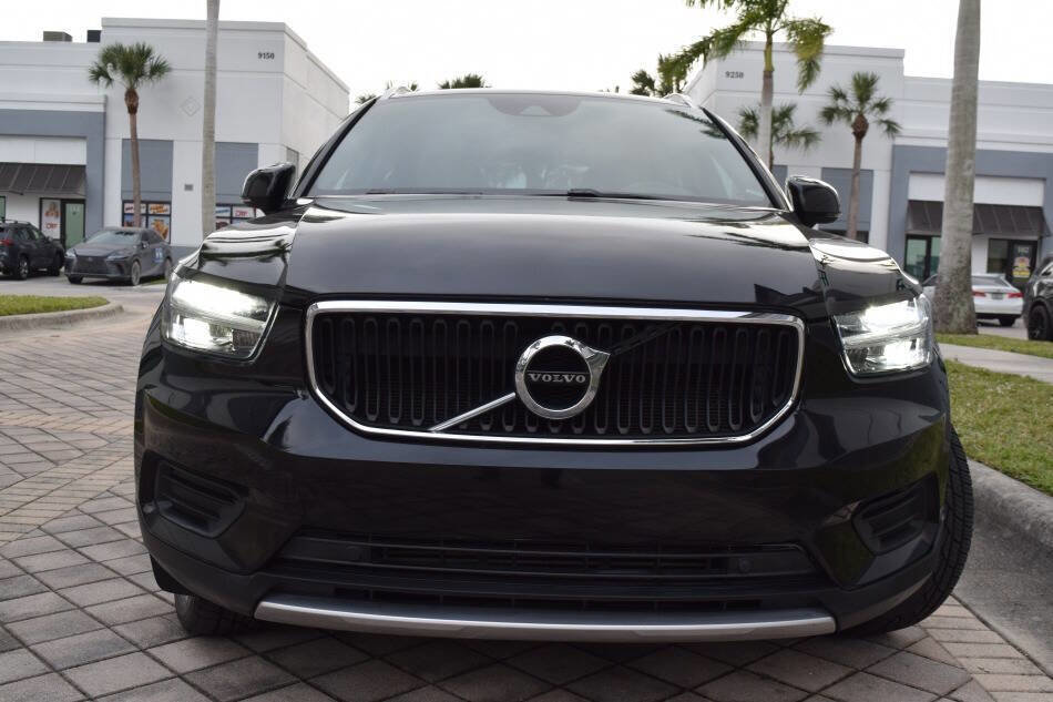 Used 2020 Volvo XC40 T5 Momentum w/ Protection Package Premier image 36