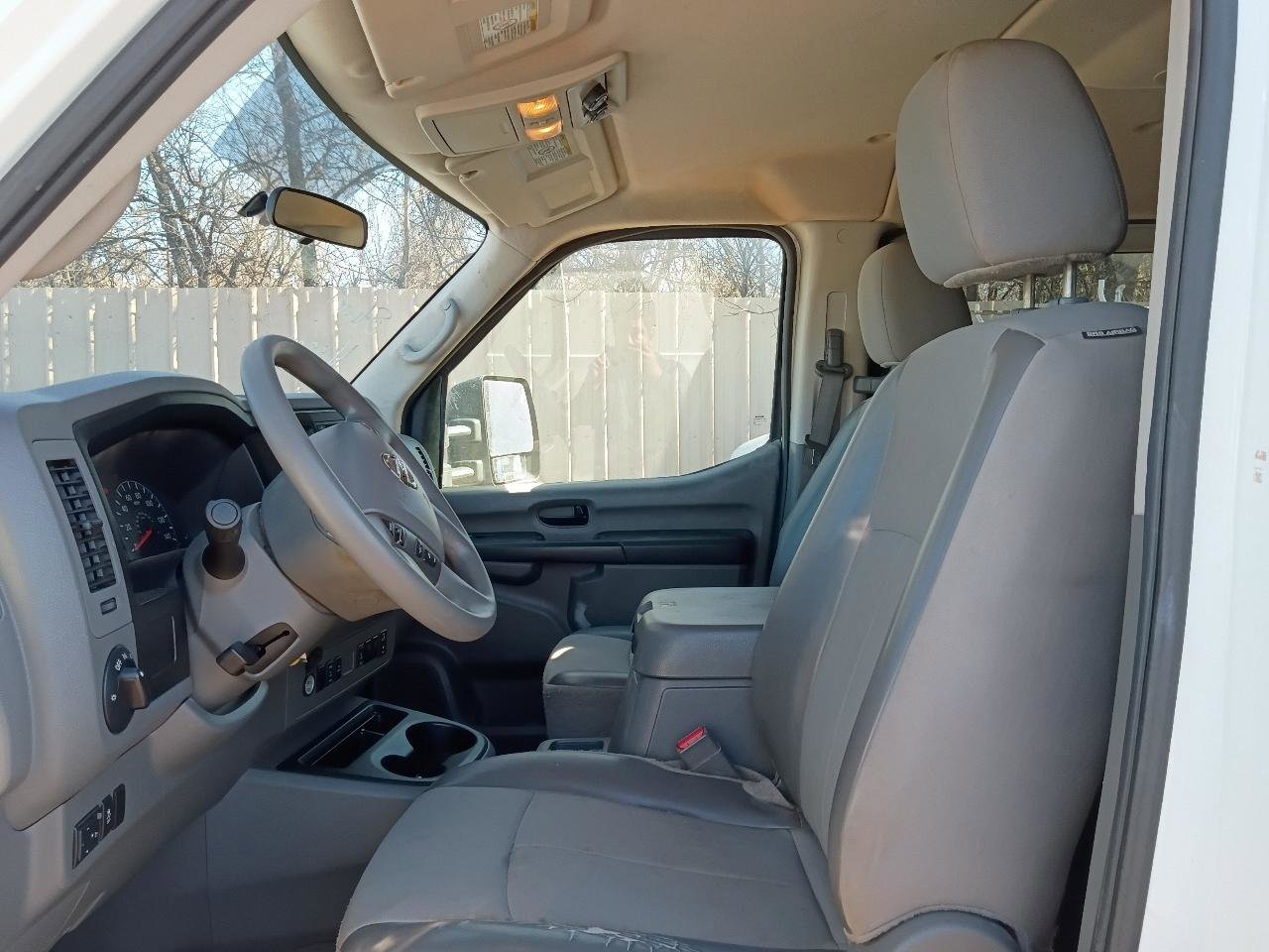 Used 2016 Nissan NV 3500 SV w/ SV Technology Package image 10