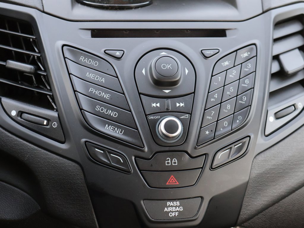 Used 2014 Ford Fiesta SE image 20