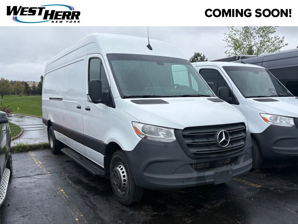 Used 2024 Mercedes-Benz Sprinter 4500 image 1