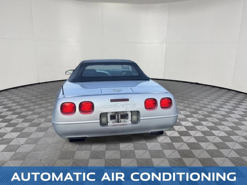 Used 1996 Chevrolet Corvette Convertible RWD image 6