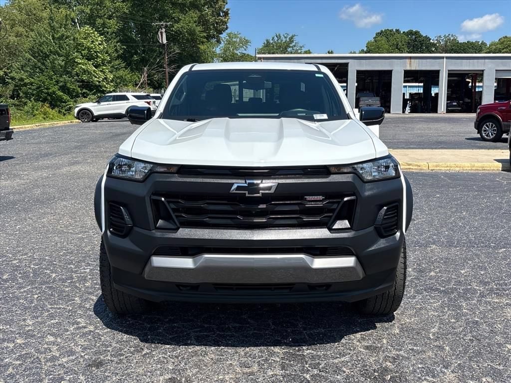 Used 2024 Chevrolet Colorado Trail Boss w/ Technology Package AWD/4WD image 2
