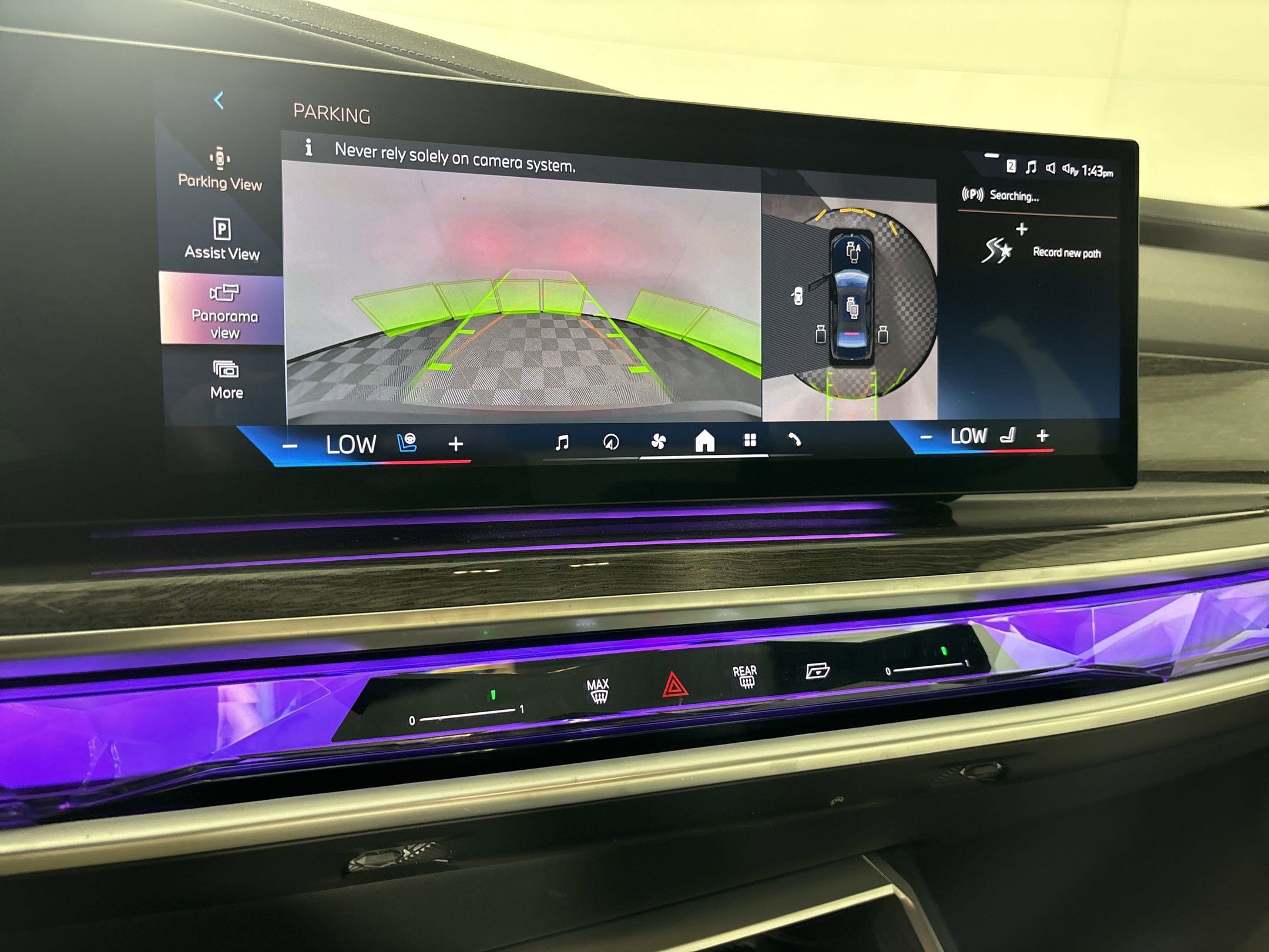 Certified 2024 BMW i7 xDrive60 w/ Premium Package image 27