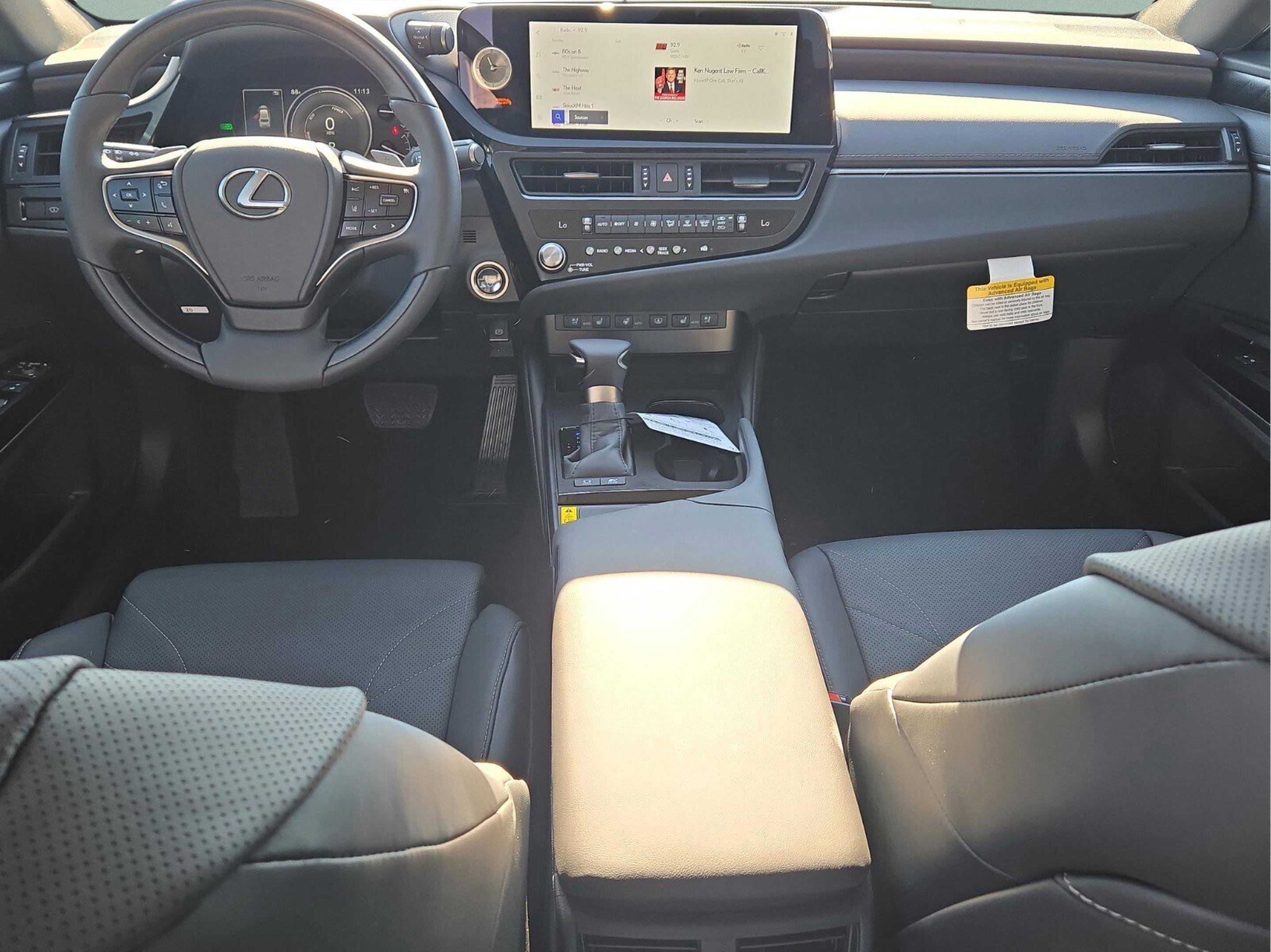 New 2025 Lexus ES 300h w/ Luxury Package image 8