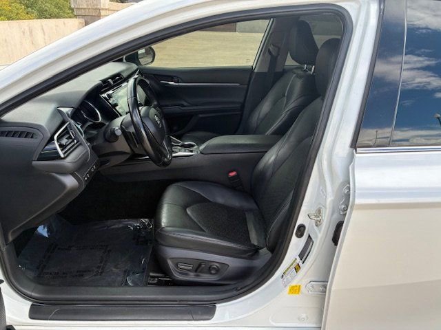 Used 2019 Toyota Camry XSE w/ Navigation Package image 11