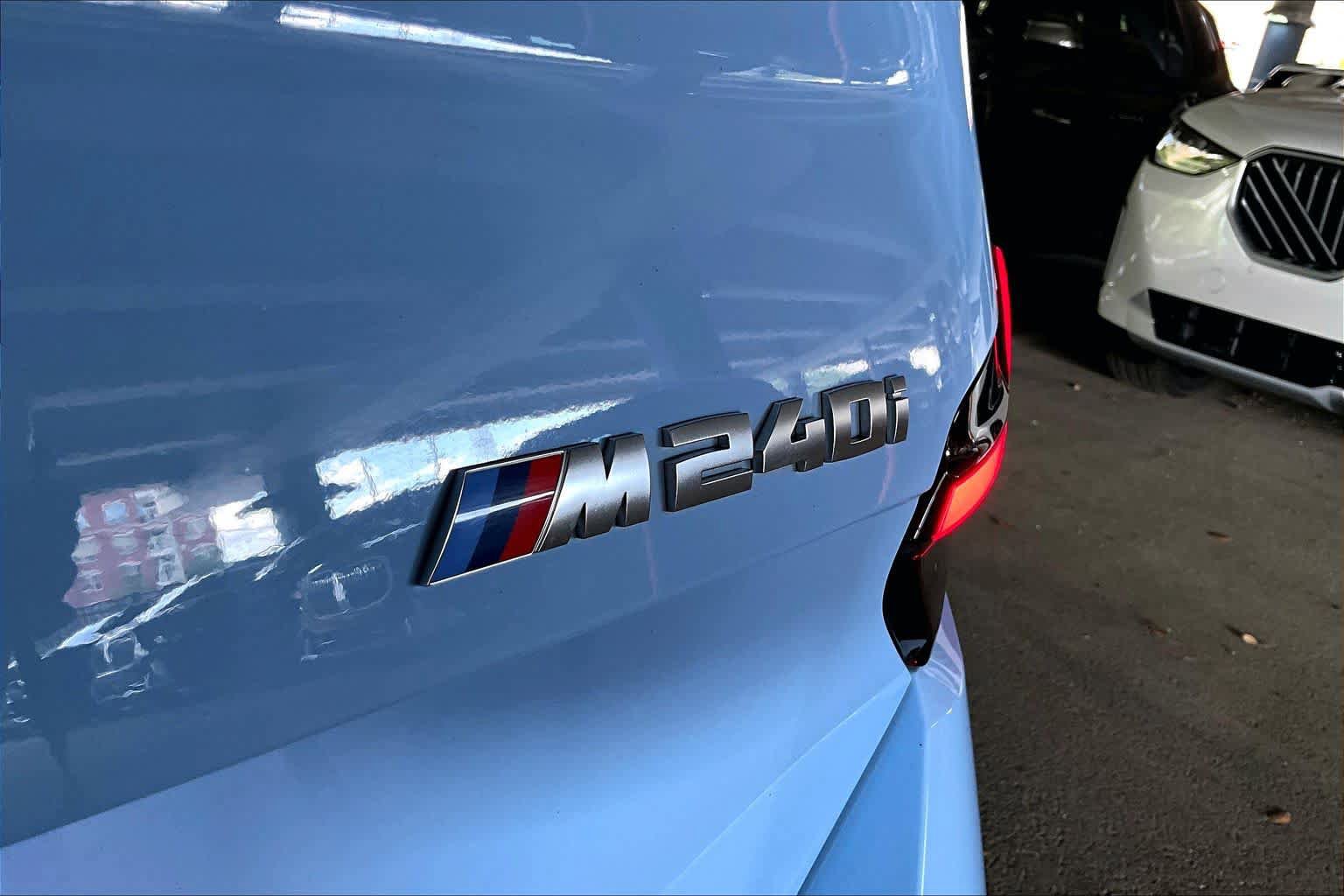 Used 2025 BMW M240i Coupe RWD image 9