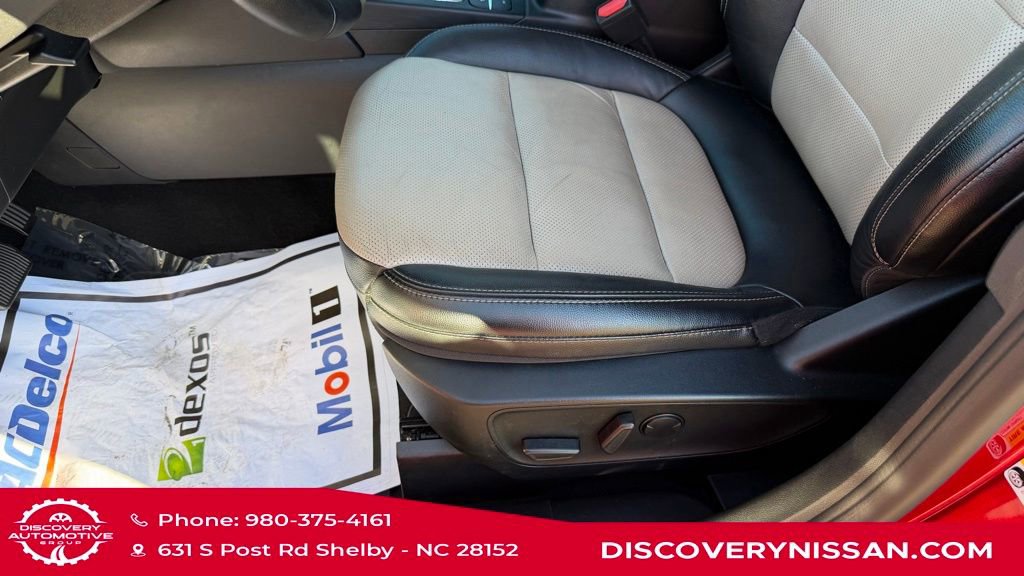 Used 2022 Ford Escape Titanium w/ Titanium Premium Package image 15