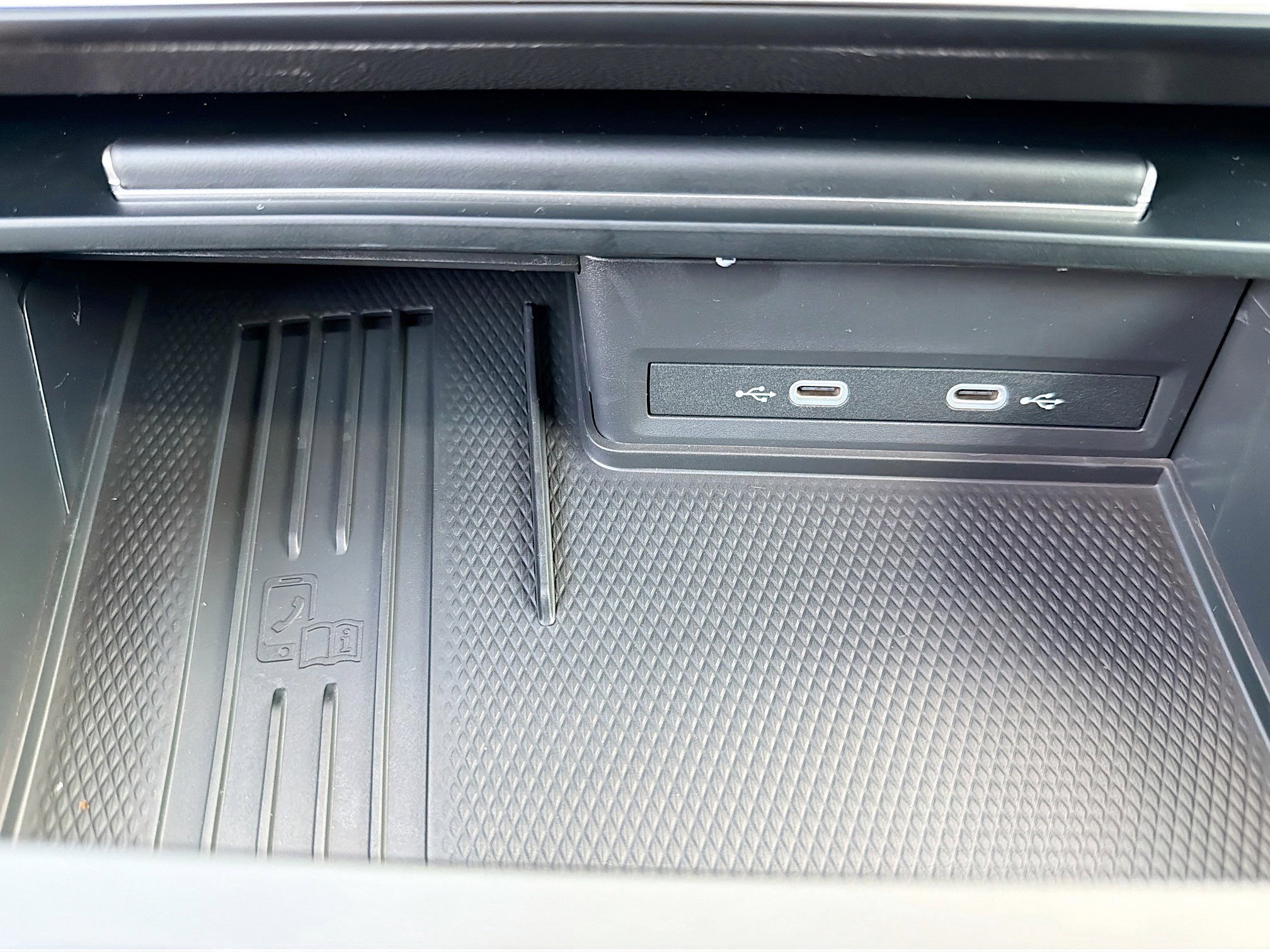 Used 2026 Volkswagen Atlas Cross Sport SE FWD image 29