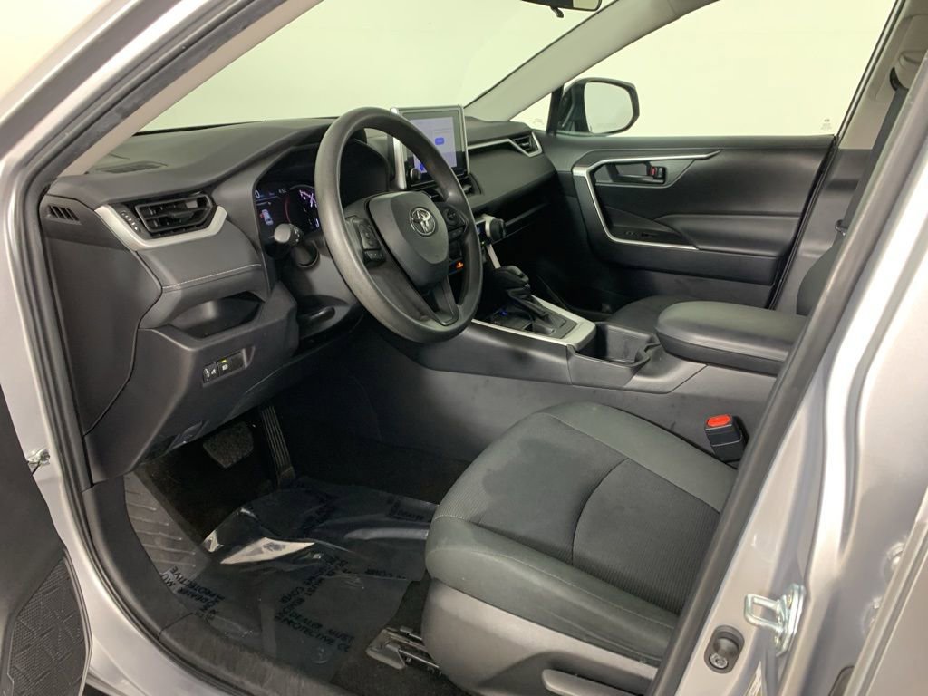 Used 2024 Toyota RAV4 LE image 29