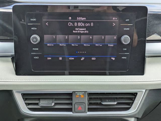 Used 2025 Volkswagen Taos SE FWD image 18